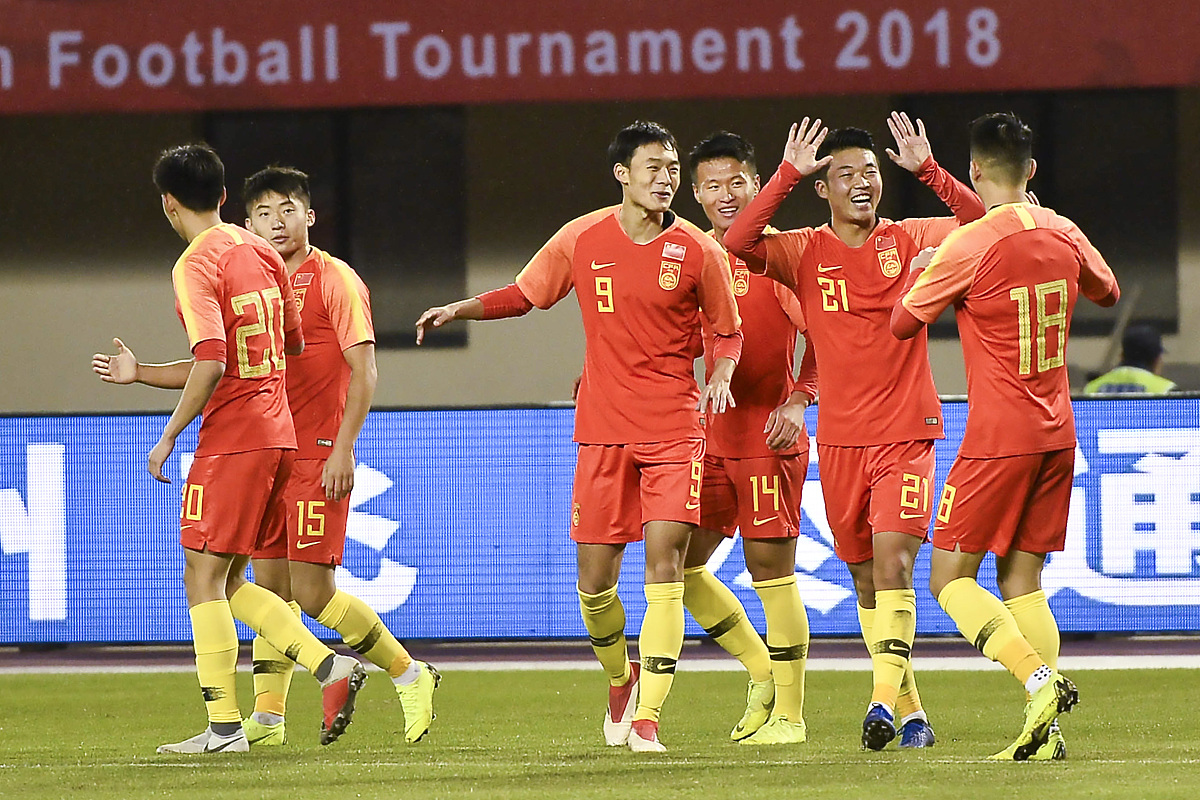 包含世界杯预选赛八强战激情夜！石宇奇里突外投，新疆男篮小胜北京国安的词条