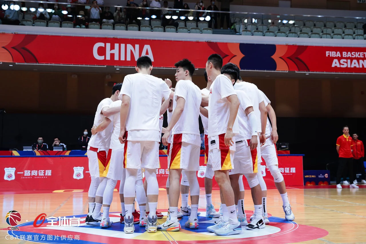 包含世界杯预选赛八强战激情夜！石宇奇里突外投，新疆男篮小胜北京国安的词条